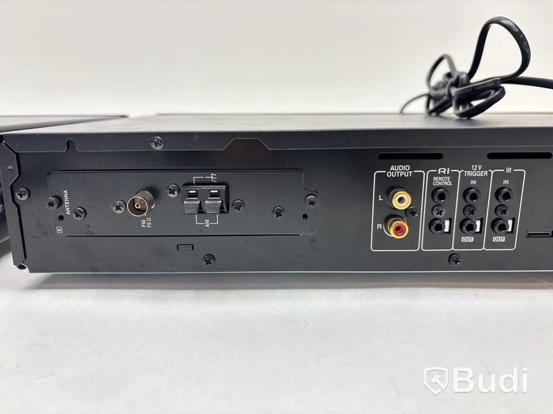 2 st. AM/FM-tuner Onkyo, T-4555