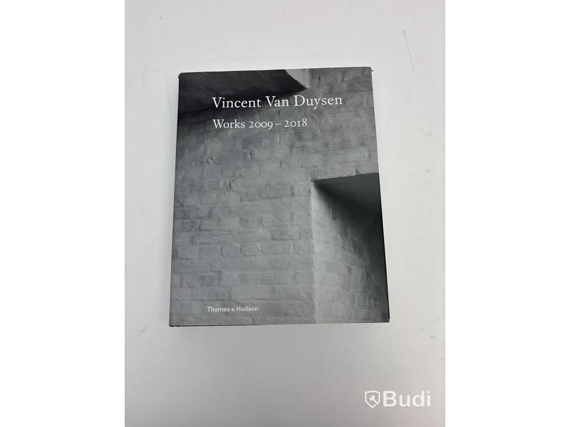 Parti med diverse böcker / coffee table books