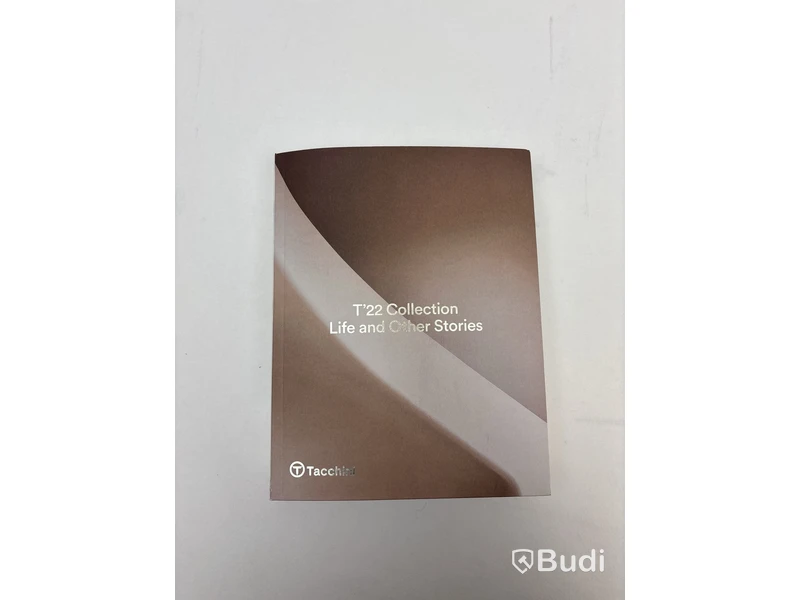 Parti med diverse böcker / coffee table books