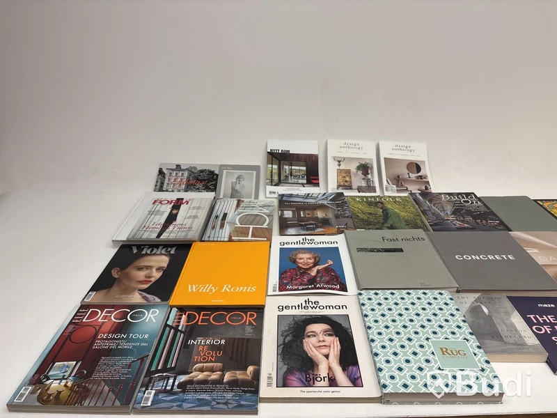 Parti med diverse böcker / coffee table books