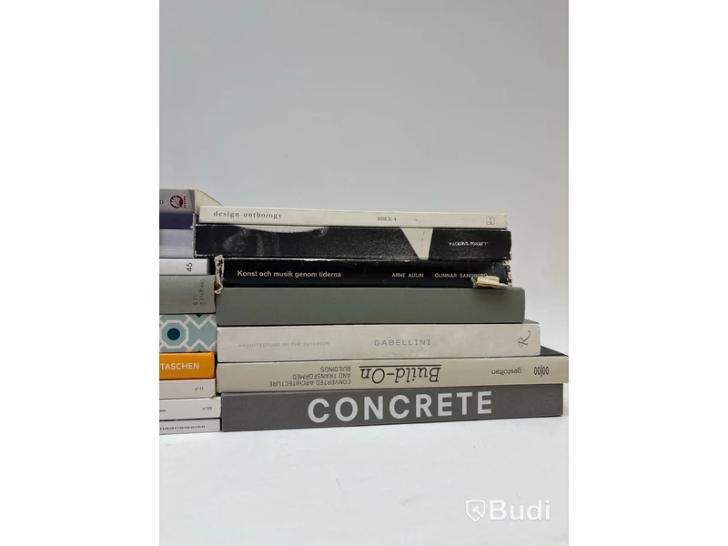 Parti med diverse böcker / coffee table books