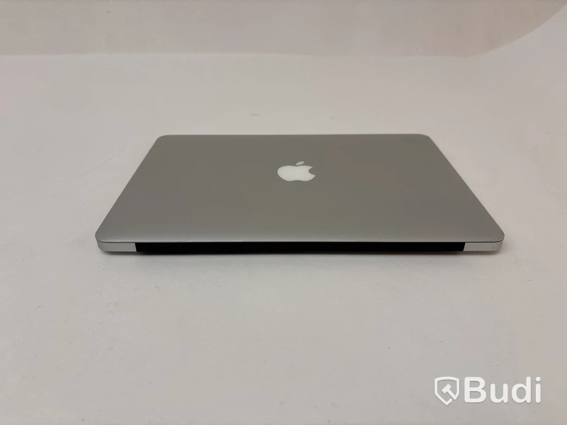 3 st. Bärbara datorer Apple MacBook Air, olika modeller