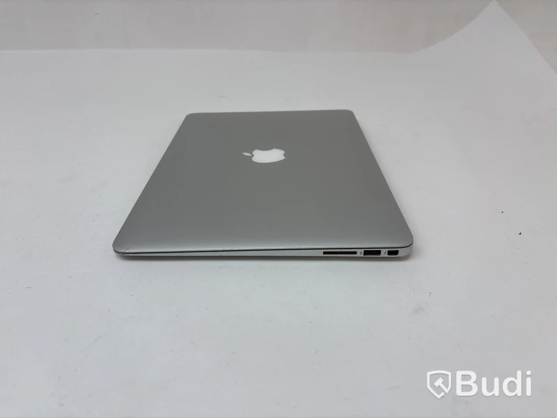 3 st. Bärbara datorer Apple MacBook Air, olika modeller