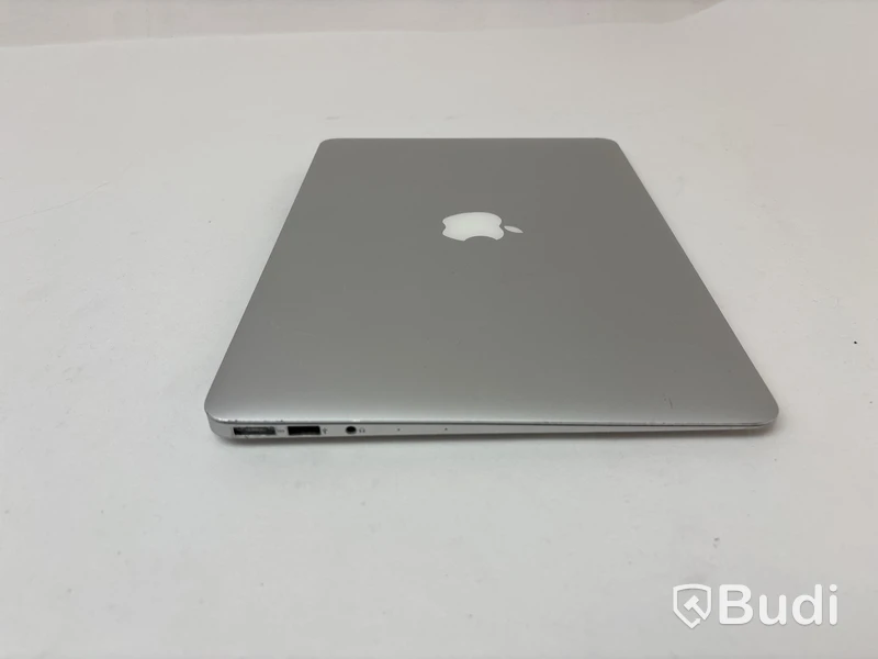 3 st. Bärbara datorer Apple MacBook Air, olika modeller