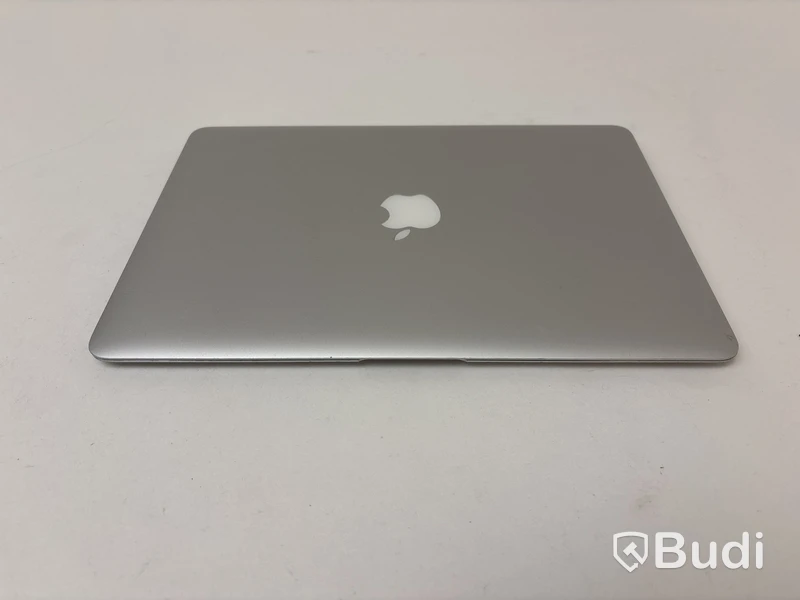 3 st. Bärbara datorer Apple MacBook Air, olika modeller