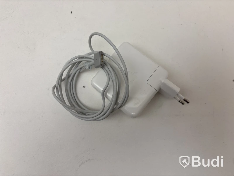 3 st. Bärbara datorer Apple MacBook Air, olika modeller