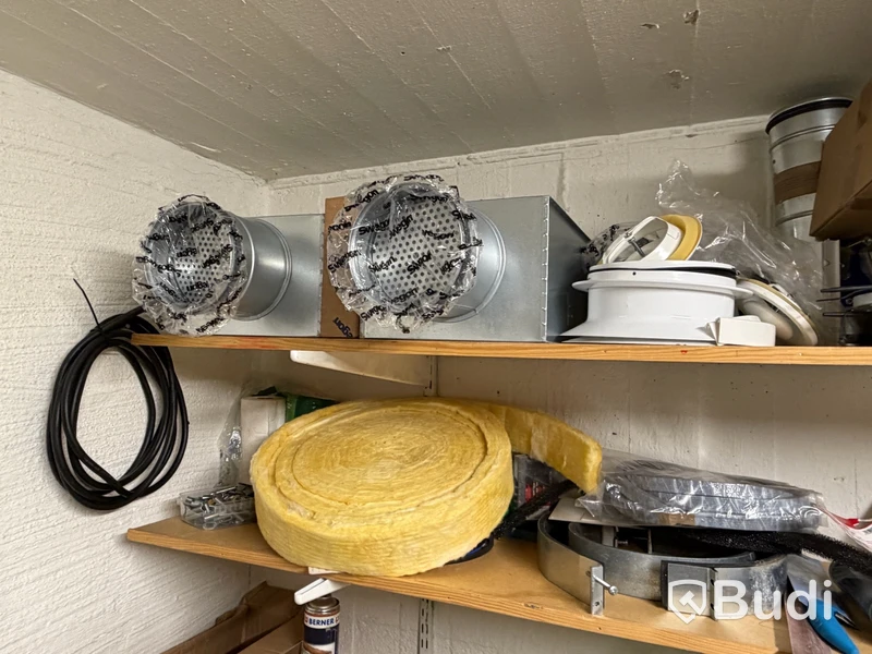 Ventilationsutrustning, stege, dammsugare m.m.