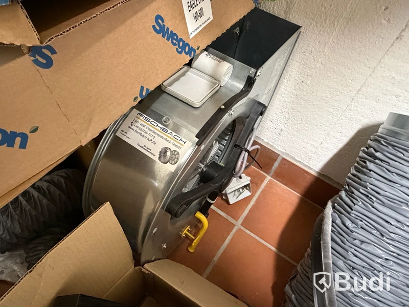 Ventilationsutrustning, stege, dammsugare m.m.