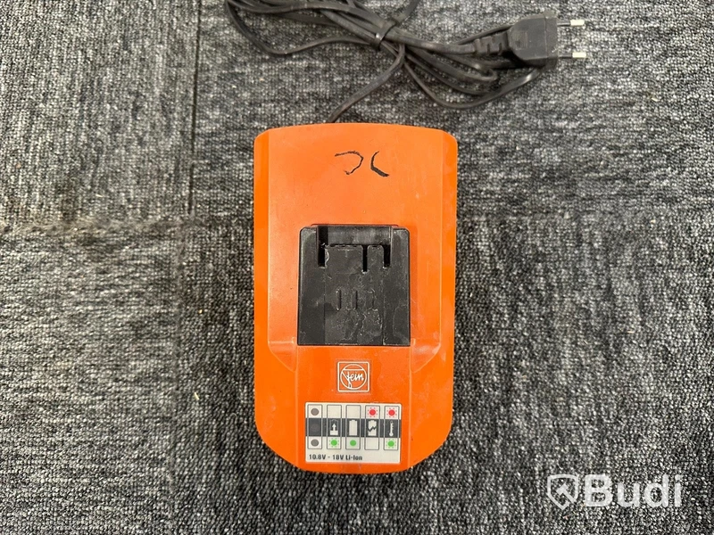 Laddare och 18V batteri Fein
