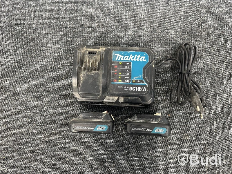 Batteriladdare Makita DC10SA och 2st 10,8V litiumjonbatterier Makita BL1020B