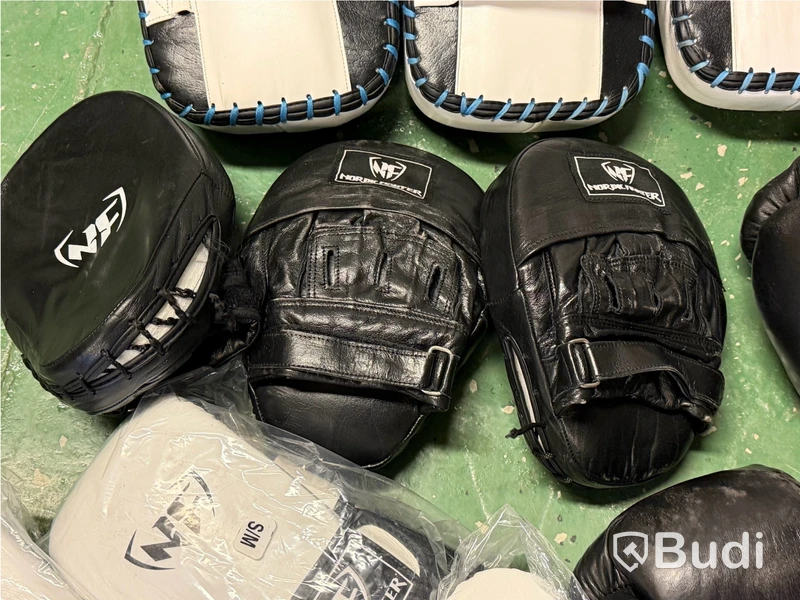Boxningsset #3 - Nordic Fighter, handskar och mittsar