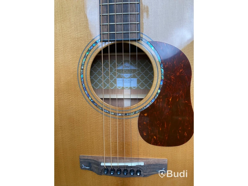 Cort Gold D6 NAT med case