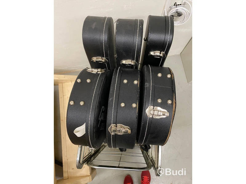 Parti med case för gitarr - bur ingår ej