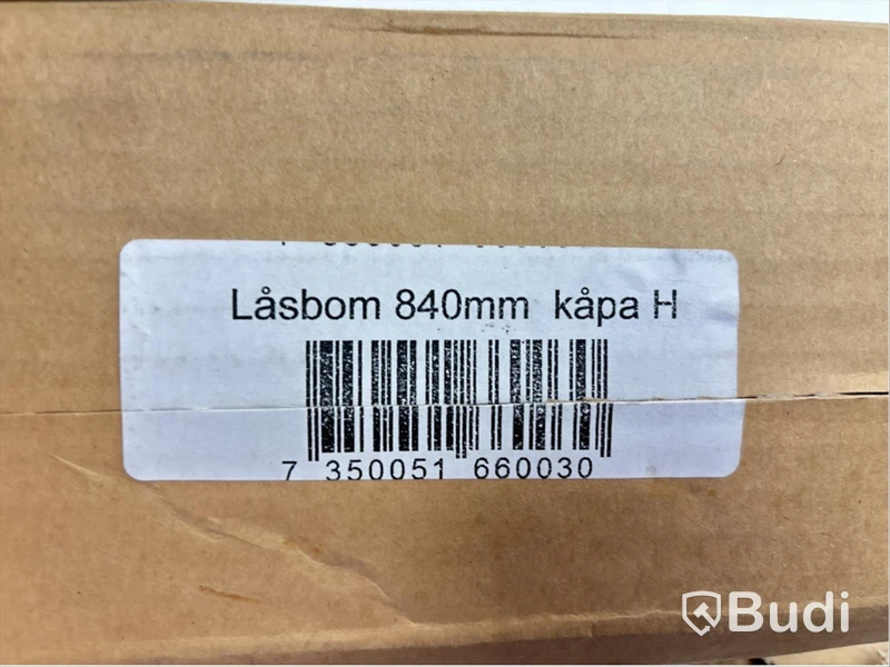 Låsbom 840mm Kåpa höger.