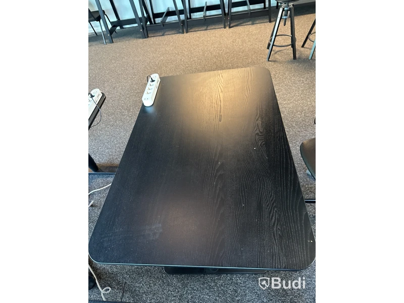Höj- och sänkbart skrivbord Ikea Bekant, inkl. kontorsstol Ikea Renberget