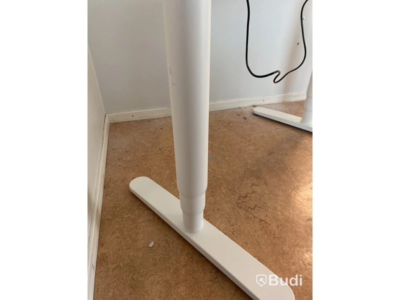 Höj- och sänkbart skrivbordsstativ IKEA Bekant