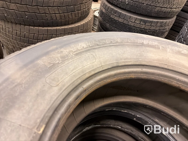 4 st lastbilsdäck 315/70 R22,5