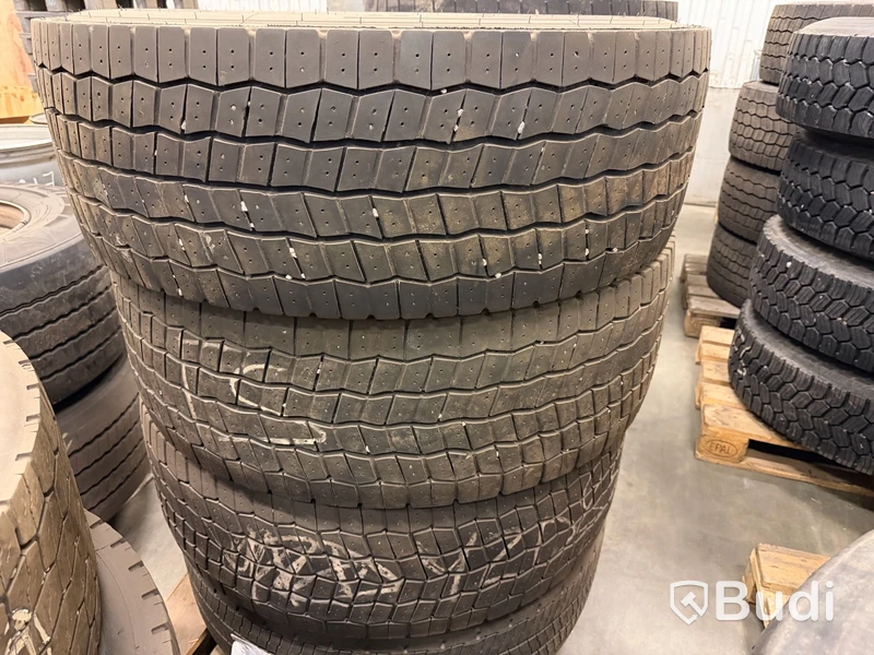 3 st lastbilsdäck 315/70 R22,5