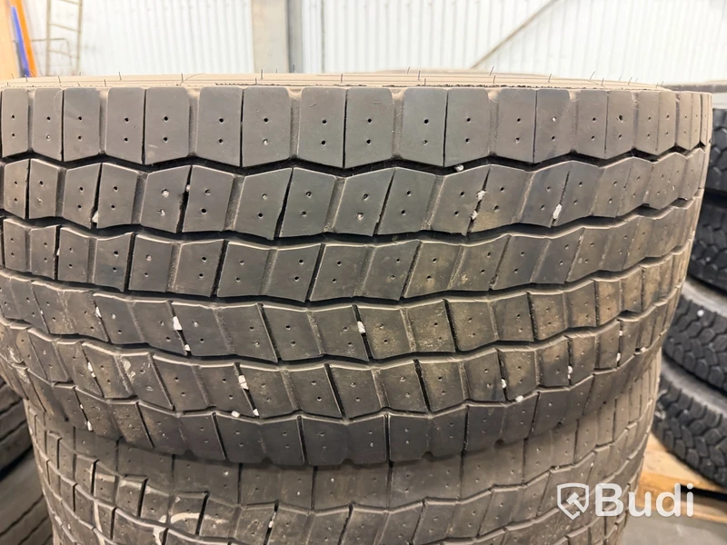 3 st lastbilsdäck 315/70 R22,5