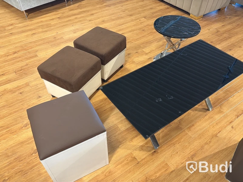 Soffbord, sidobord samt 3 st sittpallar