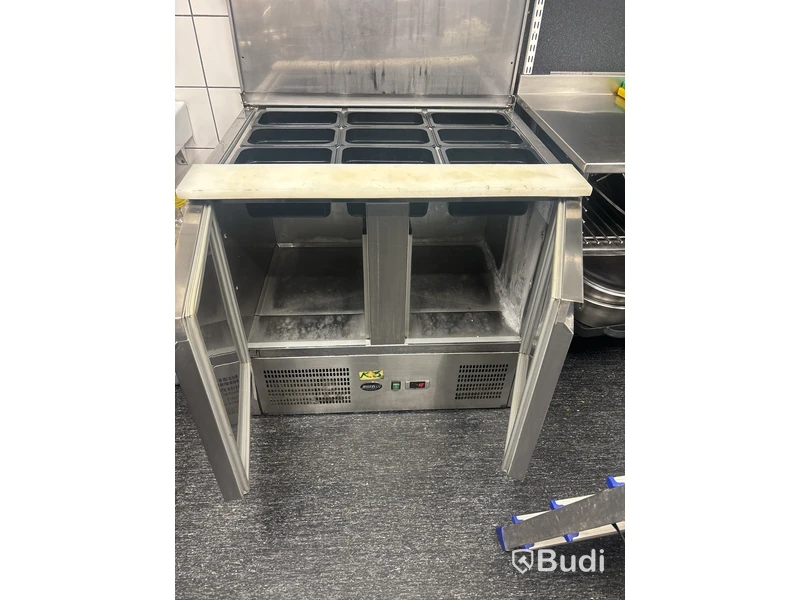 Kylbänk med plastkantiner. SweDan S900 STD