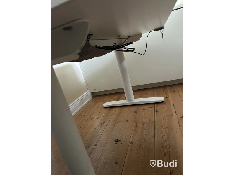 Skrivbord höj- och sänkbart, vit