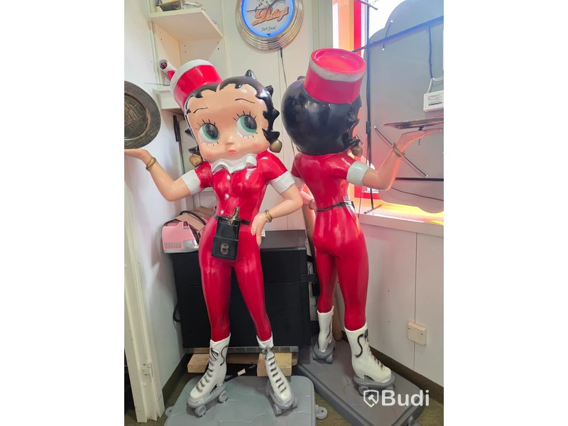 Staty Betty Boop servitris med bricka, röd