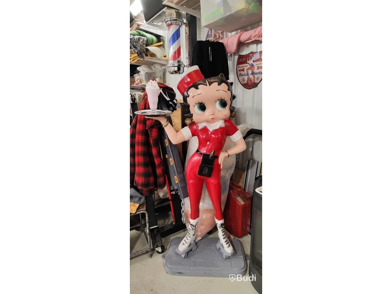 Staty Betty Boop servitris med bricka, röd