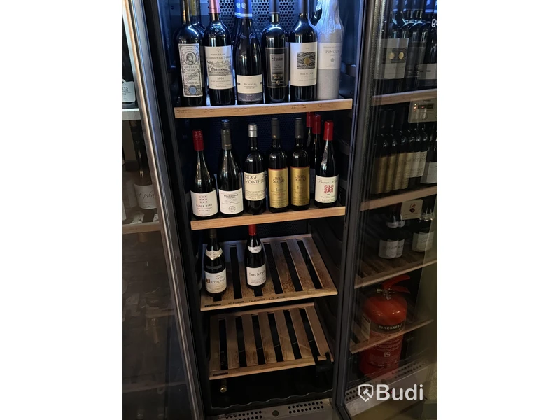 Sortiment vin, öl och starksprit