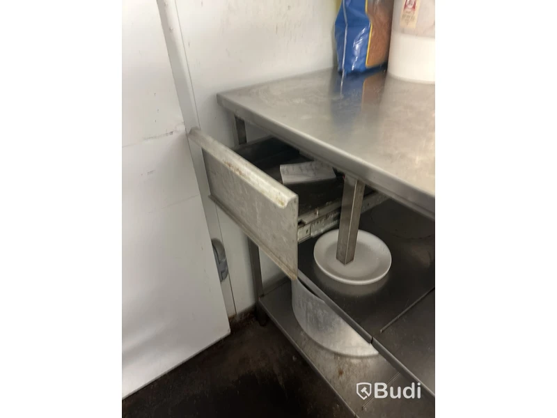 Rostfri bänk