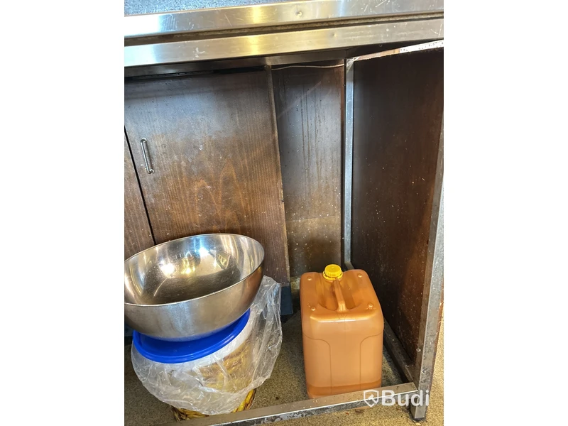Rostfri bänk