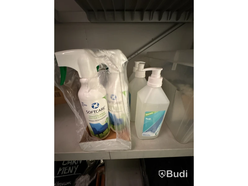Hylla inkl. innehåll