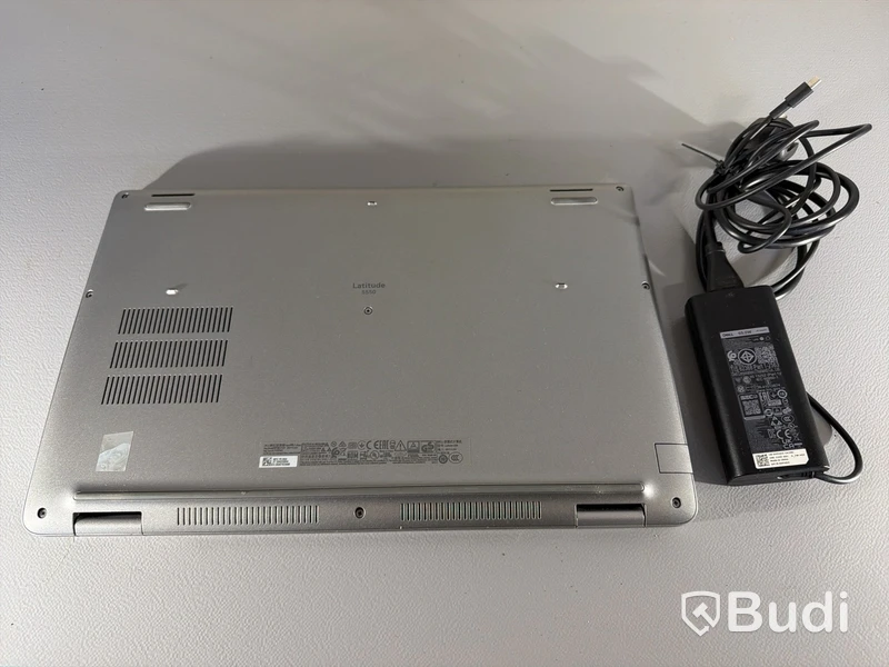Bärbar dator Dell Modell: Latitude 5550 RAM: 16GB = 2x8 GB DDR5  Operativsystem: Windows Laddare medföljer: Ja Lagring: 512GB SSD