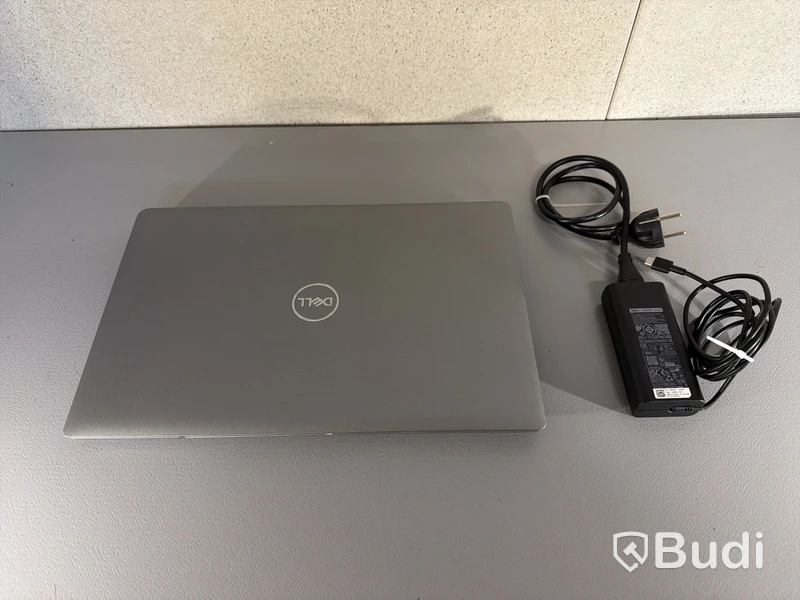 Bärbar dator Dell Modell: Latitude 5550 RAM: 16GB = 2x8 GB DDR5  Operativsystem: Windows Laddare medföljer: Ja Lagring: 512GB SSD