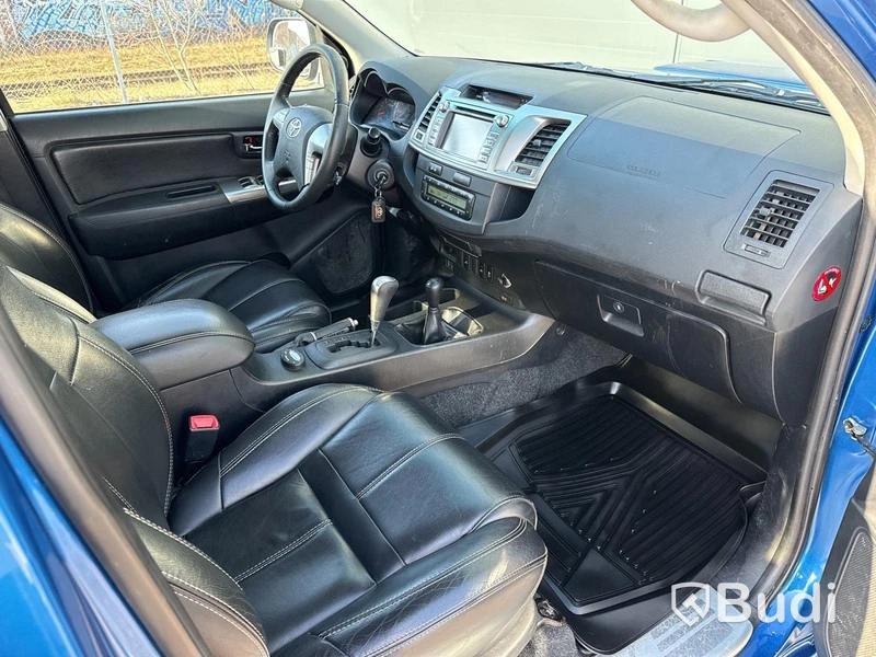 Toyota Hilux 3.0 D Invincible | Dubbelhytt | Automat | 2014
