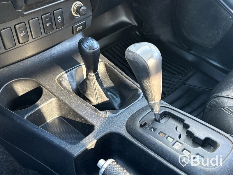 Toyota Hilux 3.0 D Invincible | Dubbelhytt | Automat | 2014