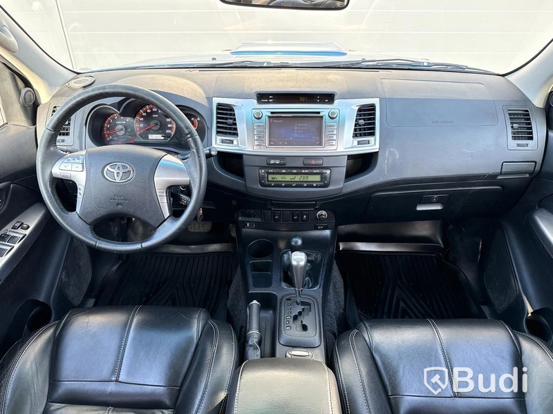 Toyota Hilux 3.0 D Invincible | Dubbelhytt | Automat | 2014
