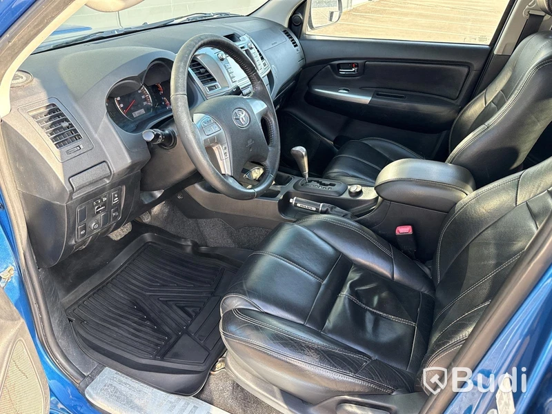 Toyota Hilux 3.0 D Invincible | Dubbelhytt | Automat | 2014