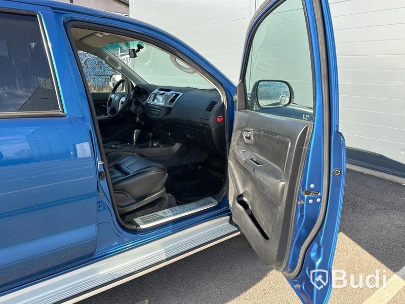 Toyota Hilux 3.0 D Invincible | Dubbelhytt | Automat | 2014