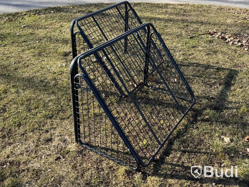 2 st mål för utomhusbruk i metall, 115x74 cm