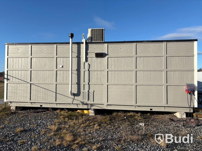 Bodetablering med 5 bodar, 135 m2, med kök, kontor, toalett och luftvärmepump/AC