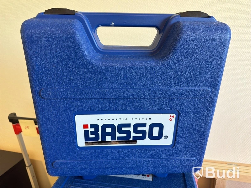 Pappspikpistol Basso