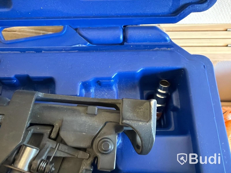 Pappspikpistol Basso