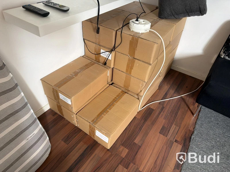 Palldragare, möbler & parti med blandat gods