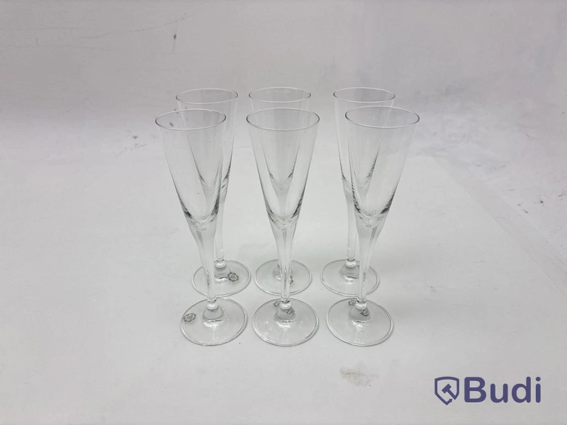 Parti med glas, olika modeller och storlekar