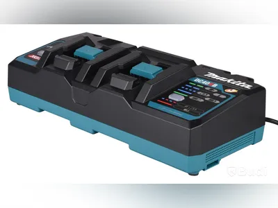Laddpaket Makita Powerpack XGT DC40RA, inkl. 2 st. batterier och hård väska
