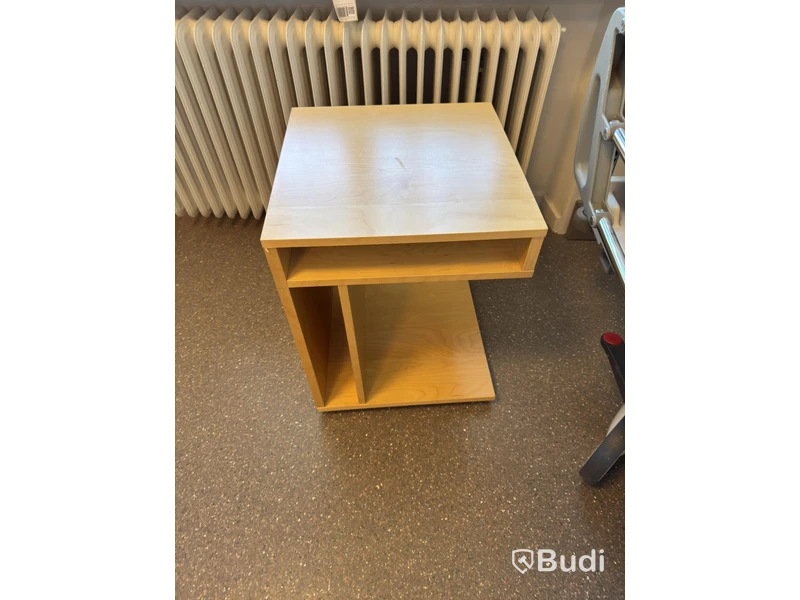 Sjukhussäng, elektrisk, ställbar inkl. sängbord