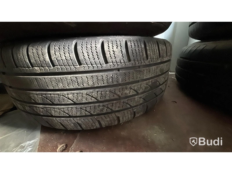 4 st. Friktionsdäck på aluminiumfälgar, kantstötta