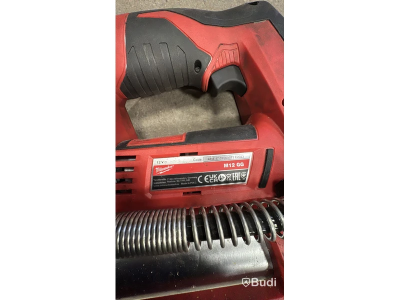 Grease Gun Milwaukee M12 GG and Rivet Gun Milwaukee M12 BPRT