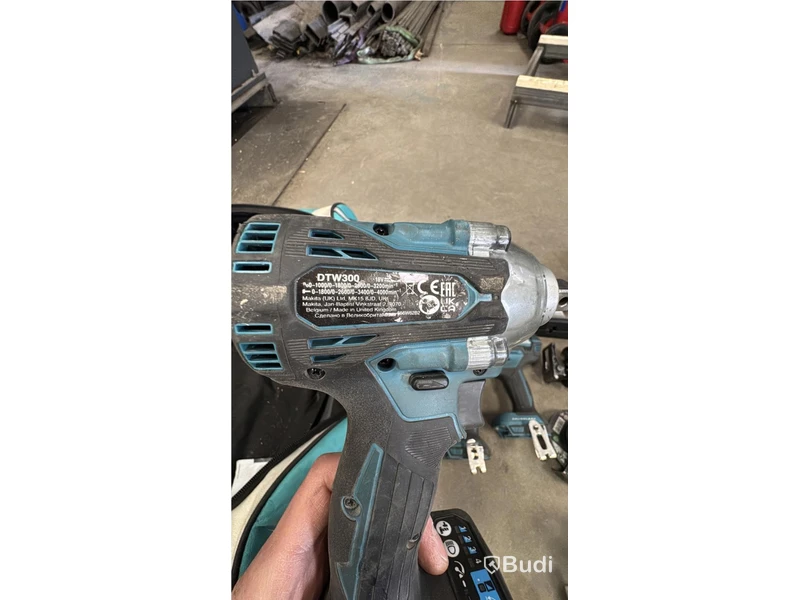 Parti med verktyg Makita 18V LXT